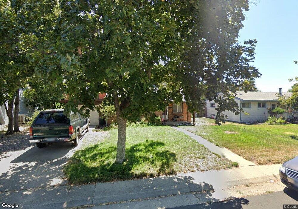 876 Oswego St, Aurora, CO 80010 - photo 1