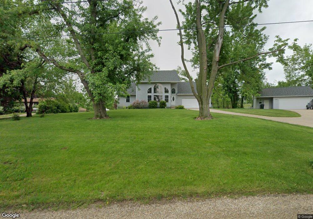 2405 37th Ave SW, Cedar Rapids, IA 52404 - photo 1
