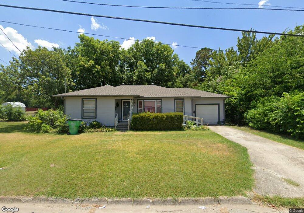 1414 Olive St, Gainesville, TX 76240 - photo 1