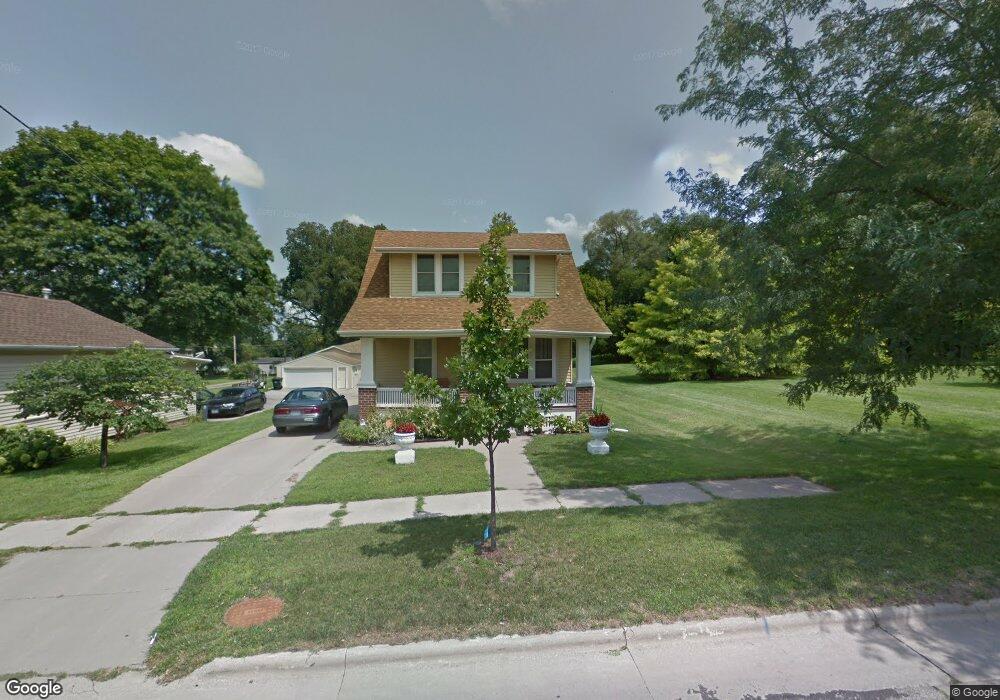 2145 C St SW, Cedar Rapids, IA 52404 - photo 1