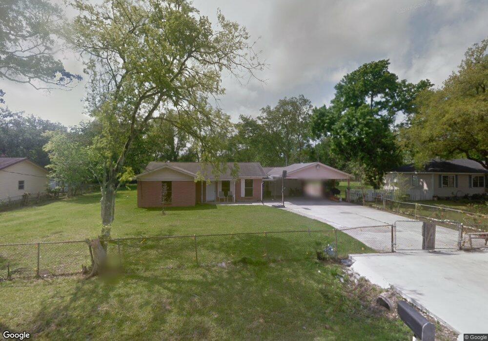 5910 Cottonwood St, Pearland, TX 77584 - photo 1