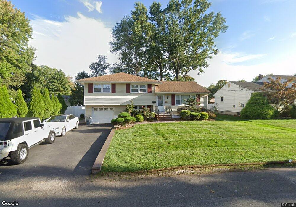 711 Rockview Ave W, North Plainfield, NJ 07063 - photo 1