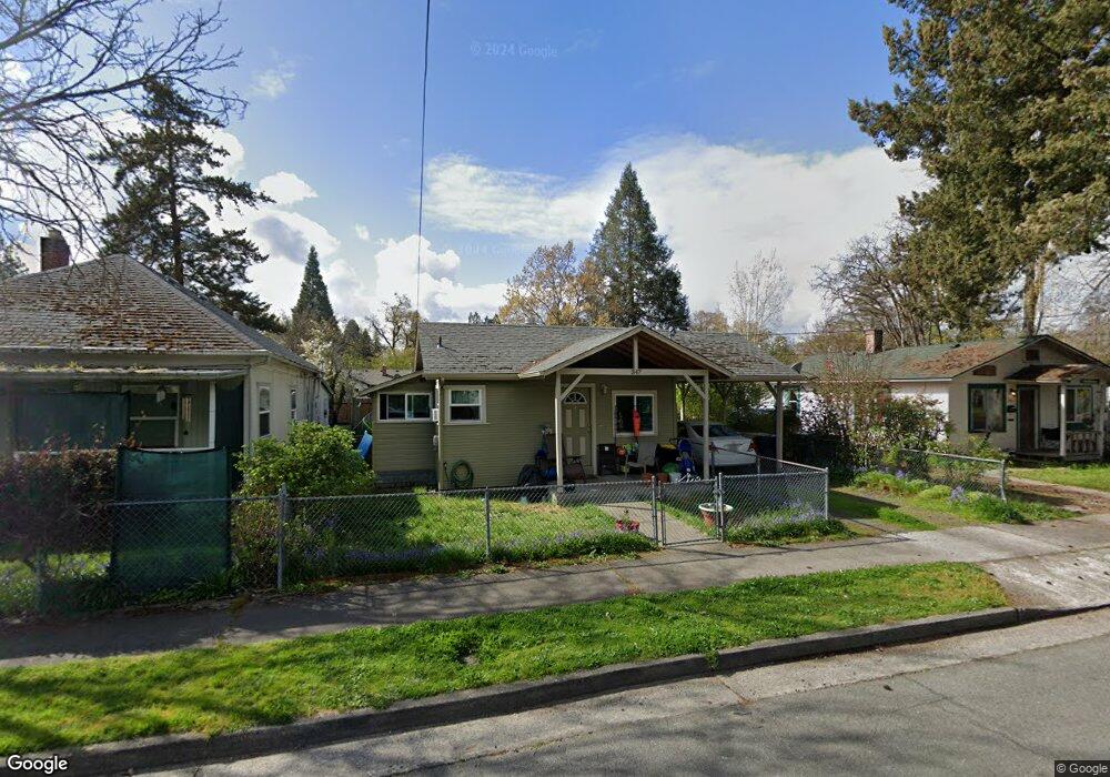 347 SW L St, Grants Pass, OR 97526 - photo 1