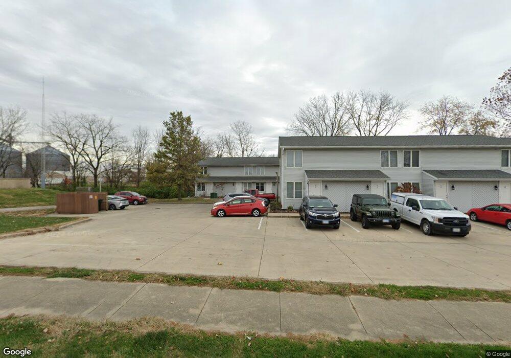 201 W Evergreen Ave, Effingham, IL 62401 - photo 1