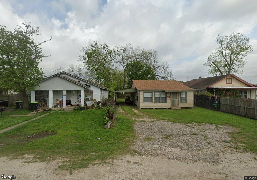 2919 6th St, Bay City, TX 77414 - photo 1