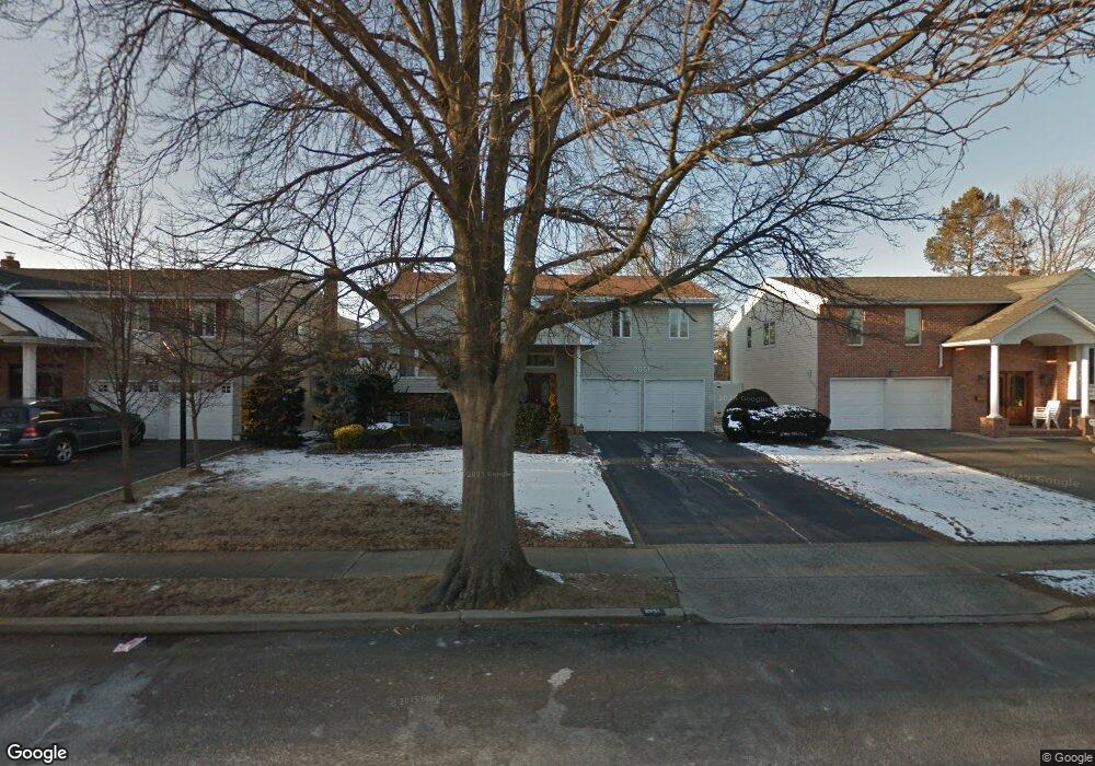 2051 Ellen Dr, Merrick, NY 11566 - photo 1