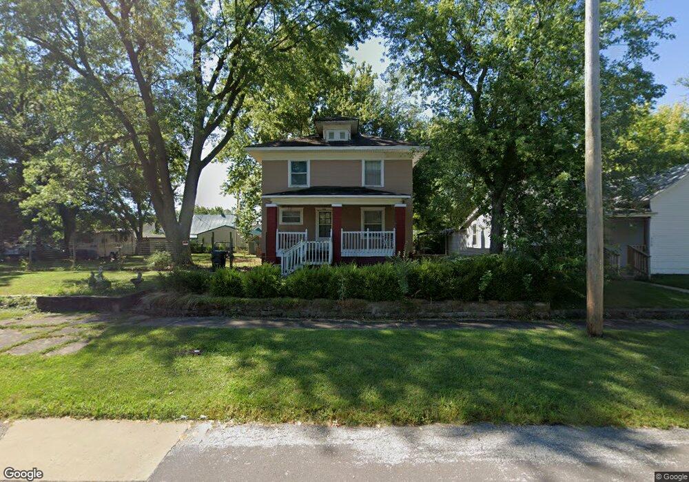 824 Myra St, Moberly, MO 65270 - photo 1