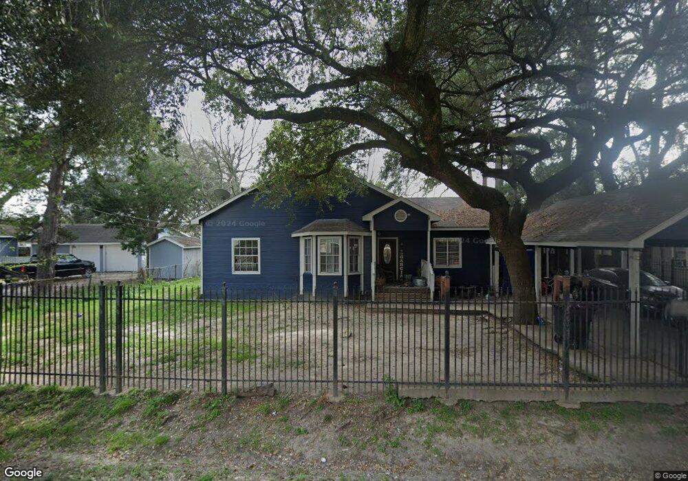 134 Feuhs Ln, Houston, TX 77022 - photo 1