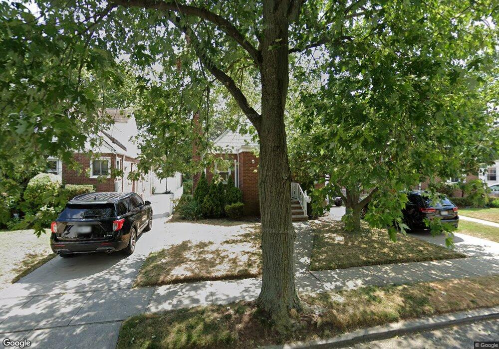 54 W Dover St, Valley Stream, NY 11580 - photo 1