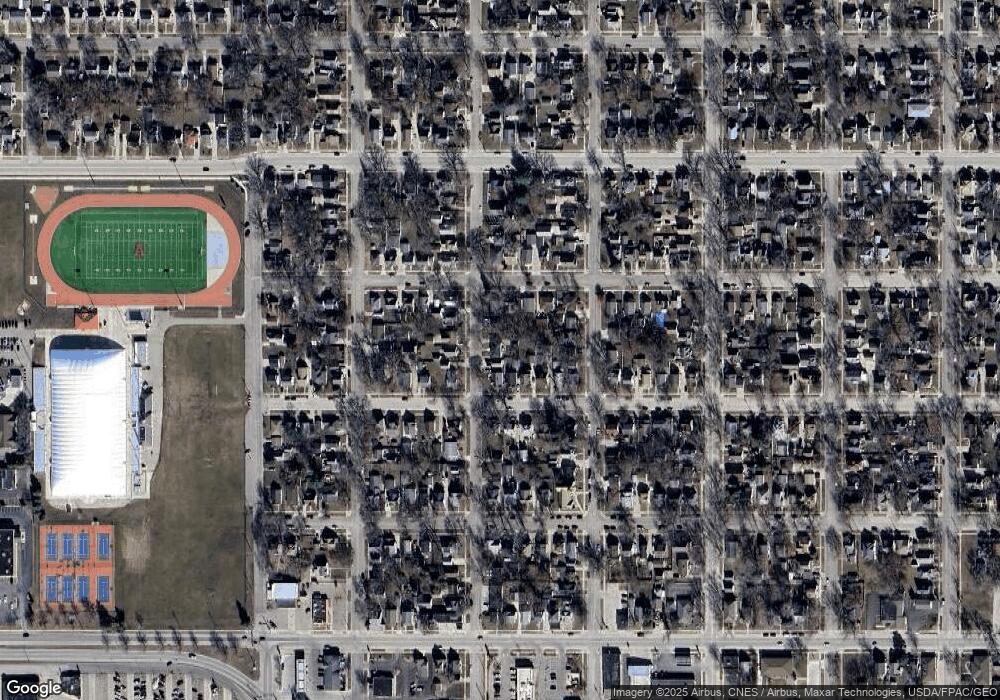 304 10th St NW, Austin, MN 55912 - photo 1