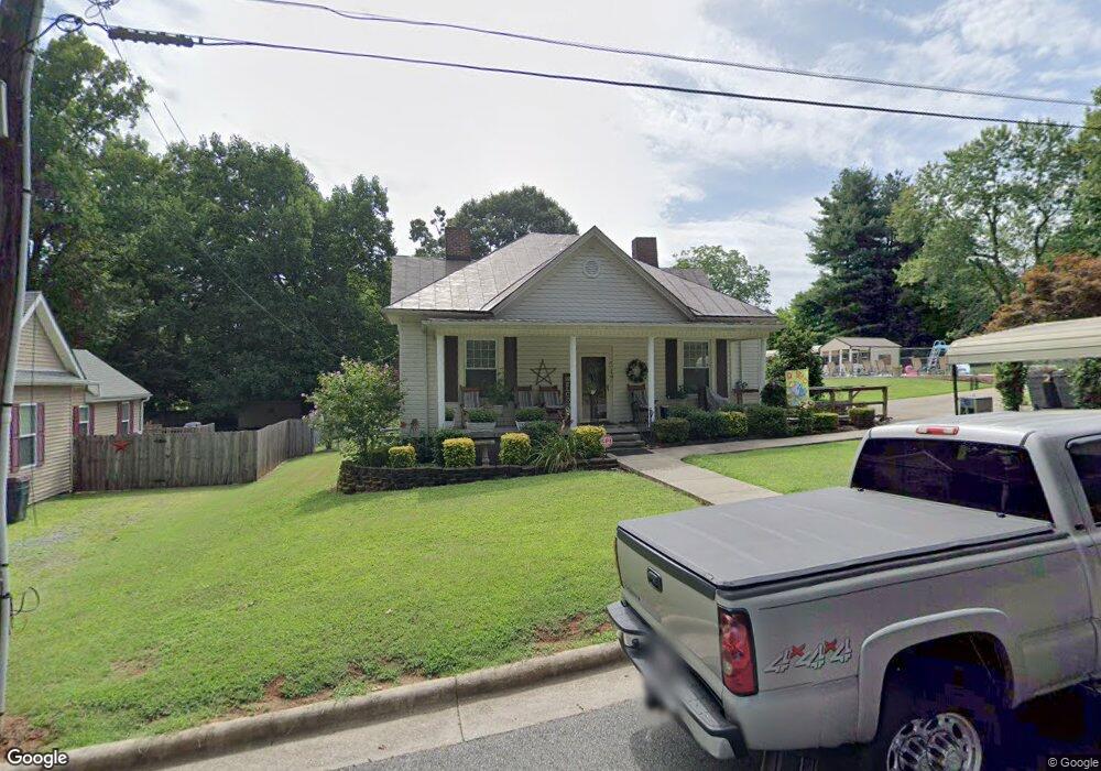 547 Sands Cir, Reidsville, NC 27320 - photo 1