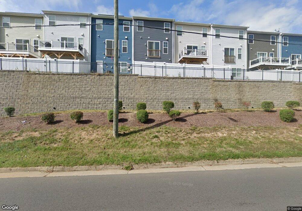 18253 Summit Pointe Dr, Triangle, VA 22172 - photo 1