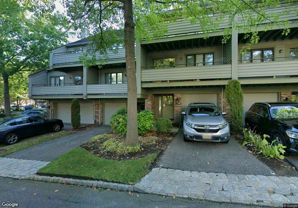 96 Meadowview Ct, Leonia, NJ 07605 - photo 1