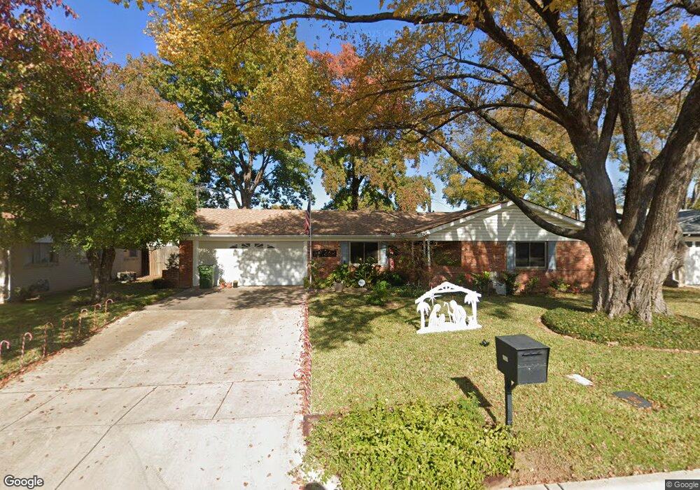 321 Tanglewood Dr, Hurst, TX 76053 - photo 1