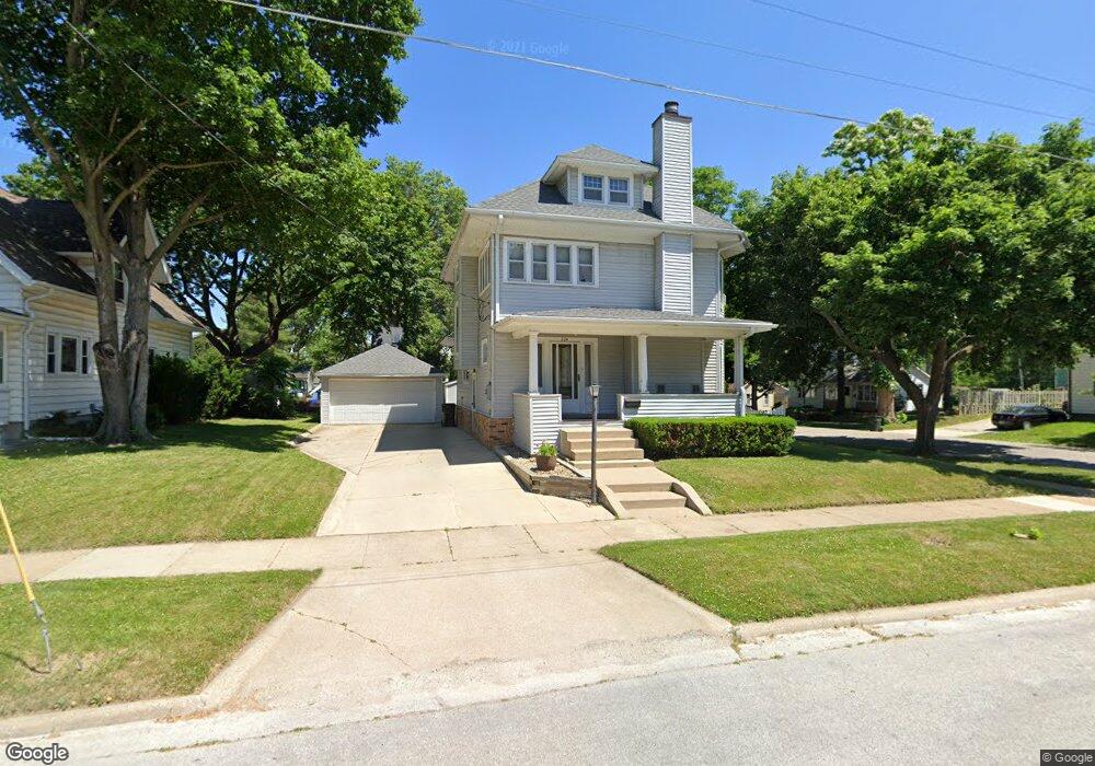 224 E 9th St, Cedar Falls, IA 50613 - photo 1