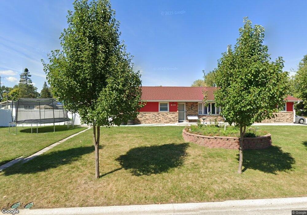 610 N Frolic Ave, Waukegan, IL 60085 - photo 1