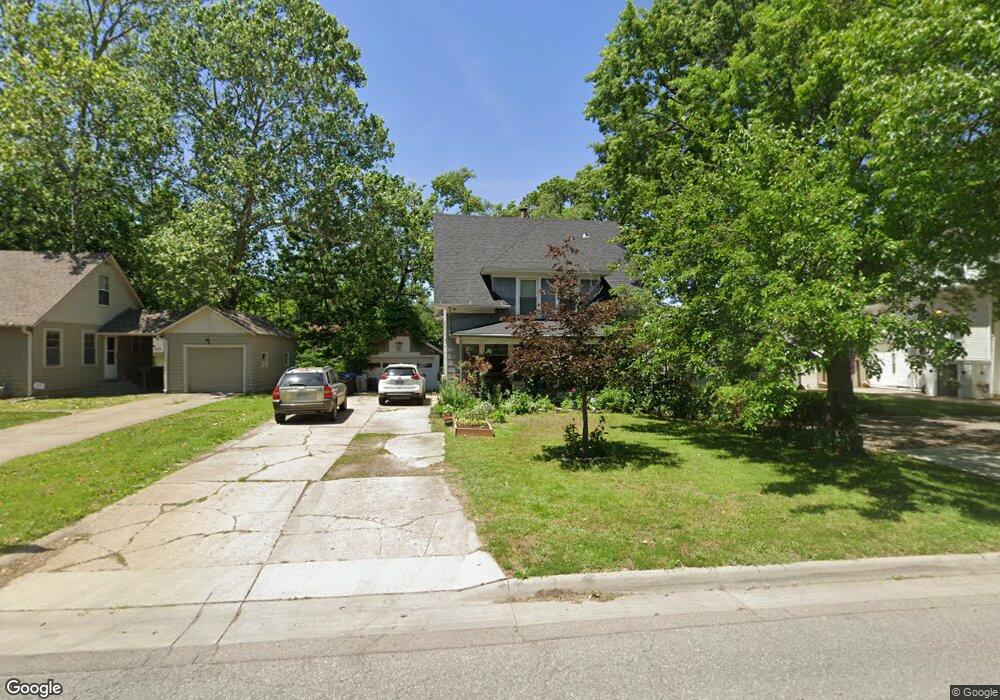 1027 SW MacVicar Ave, Topeka, KS 66604 - photo 1