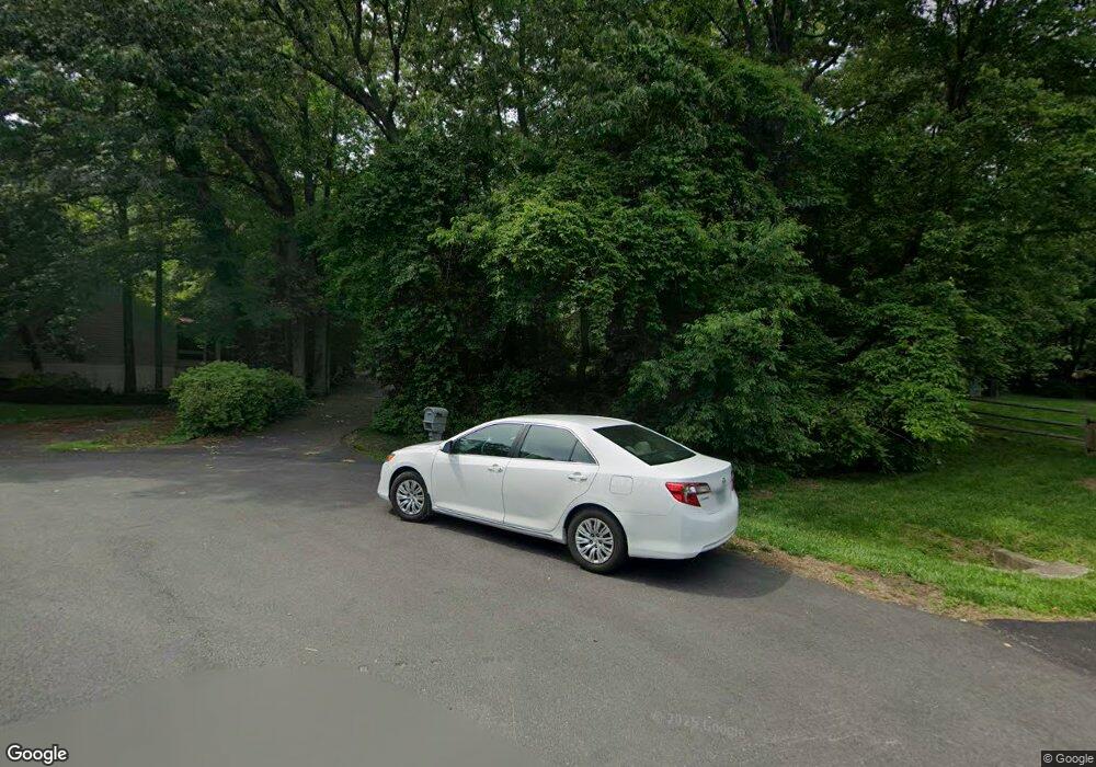 12214 Hollow Tree Ln, Fairfax, VA 22030 - photo 1