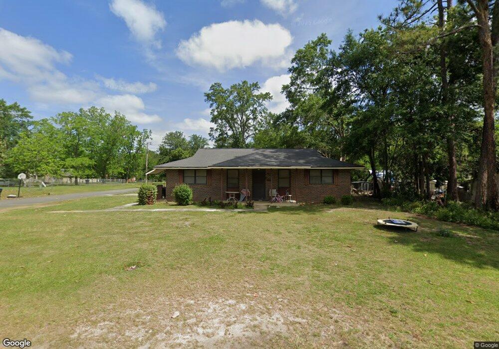 315 W Chattahoochee St, Fitzgerald, GA 31750 - photo 1