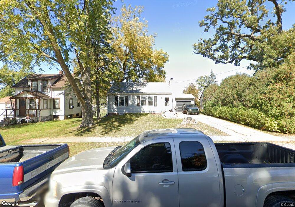 106 N 15th Ave W, Newton, IA 50208 - photo 1