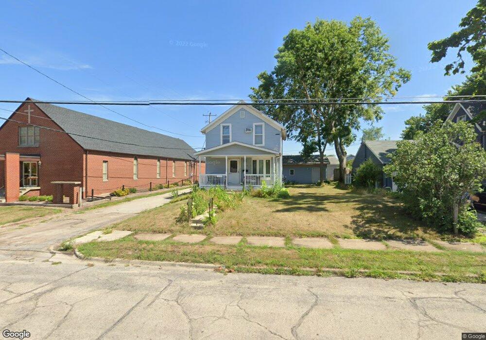 1817 9th St SW, Cedar Rapids, IA 52404 - photo 1