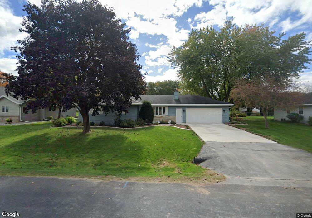 2517 W Sunnyview Cir, Appleton, WI 54914 - photo 1