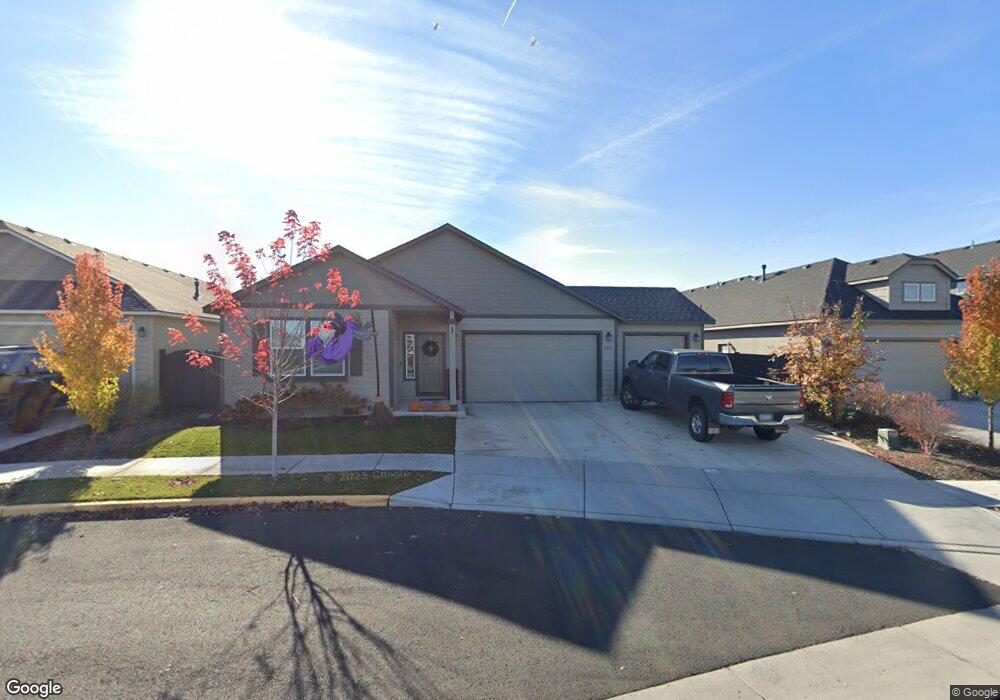 2414 NW Ivy Way, Redmond, OR 97756 - photo 1