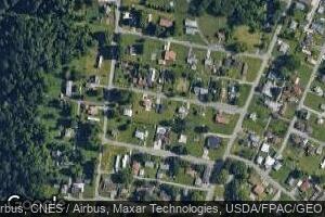 110 2nd St, Follansbee, WV 26037