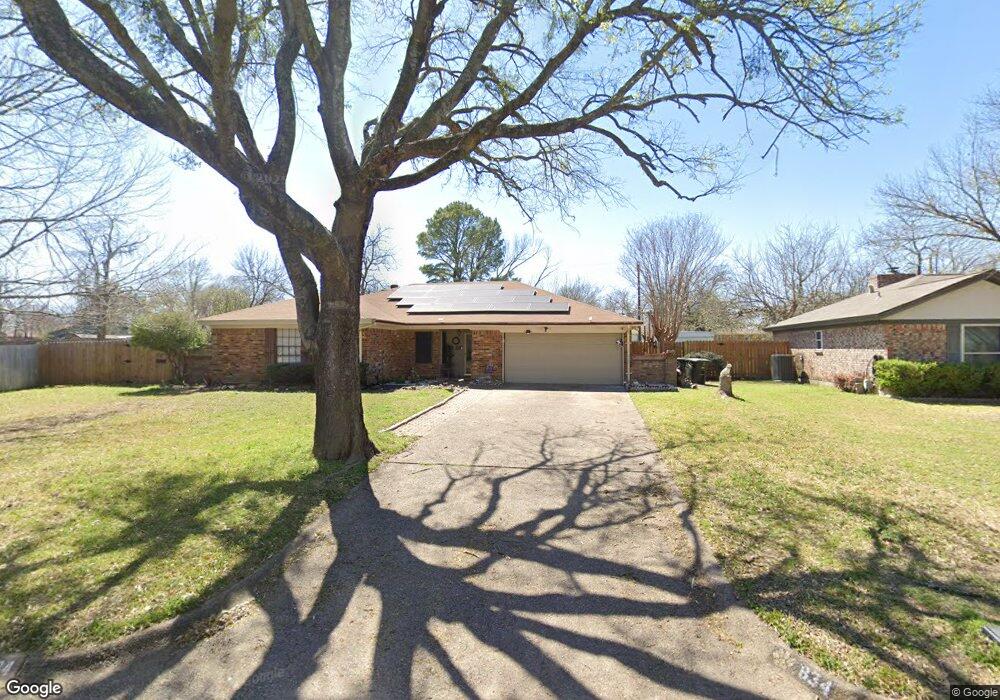 834 S Ridgeway Dr, Cleburne, TX 76033 - photo 1