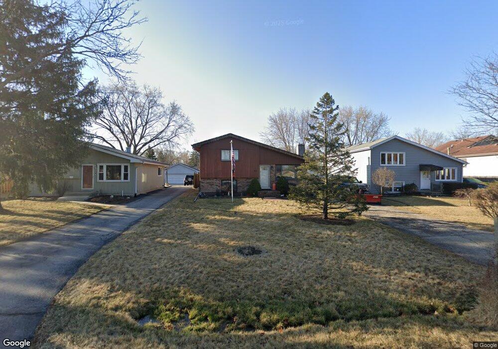 913 E Crockett Ave, Addison, IL 60101 - photo 1