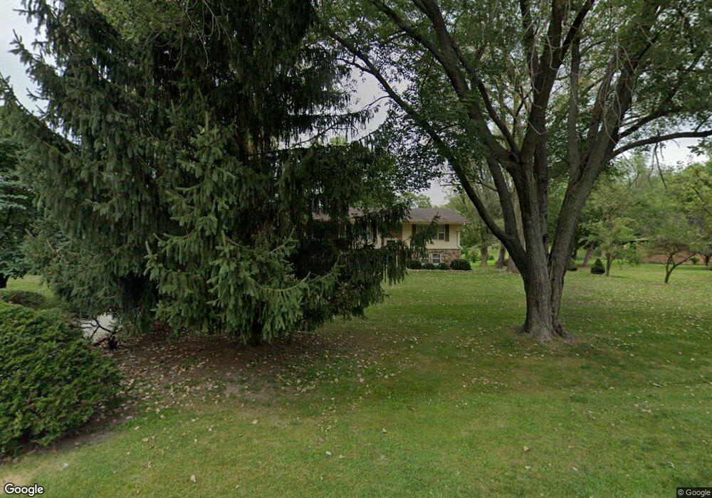 40 W Pleasantview Dr, Oswego, IL 60543 - photo 1