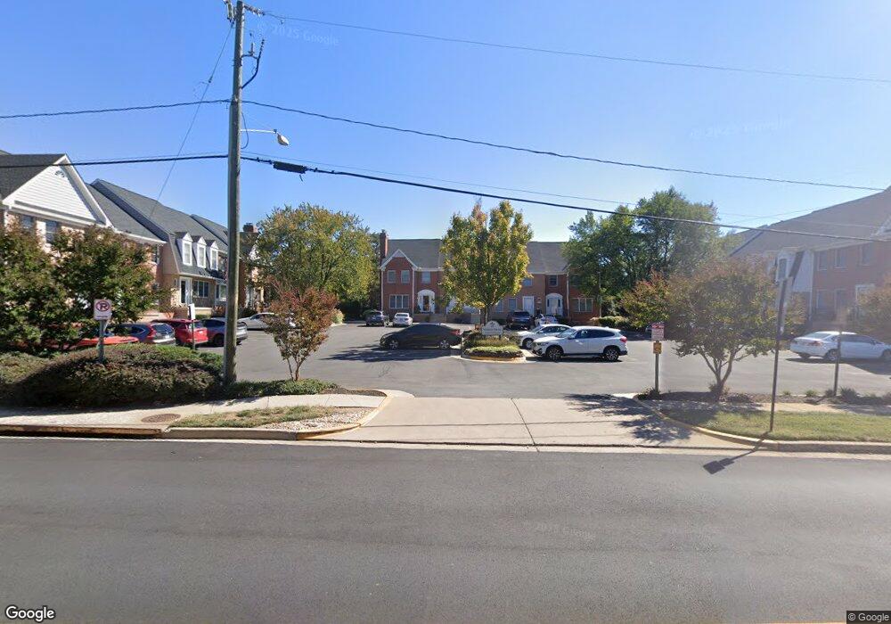 211 Locust St SE, Vienna, VA 22180 - photo 1