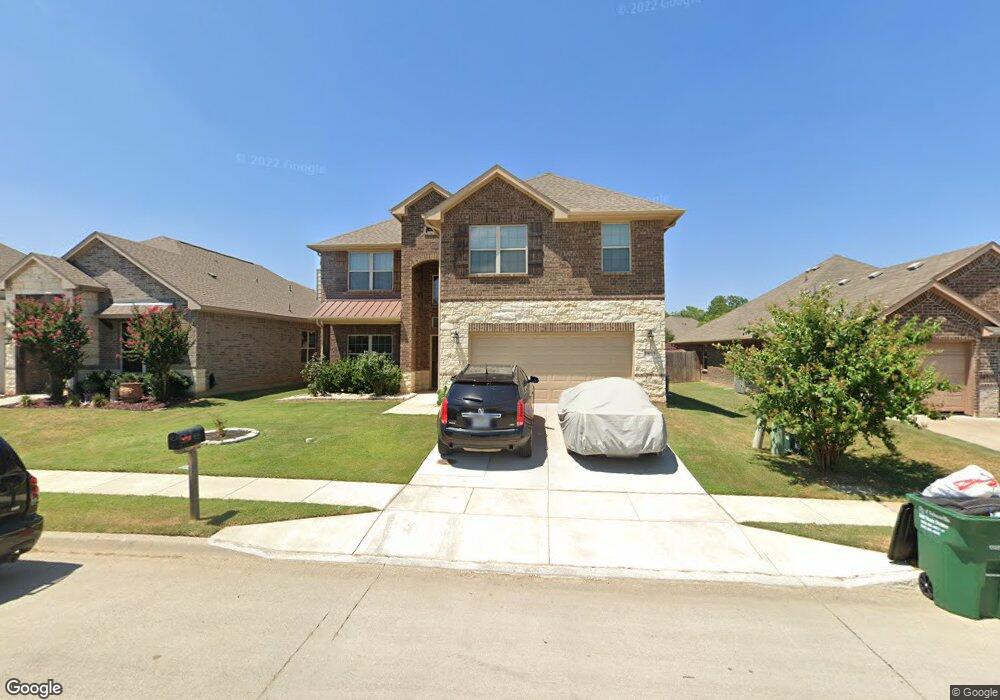 1811 Silver Oaks Dr, Gainesville, TX 76240 - photo 1