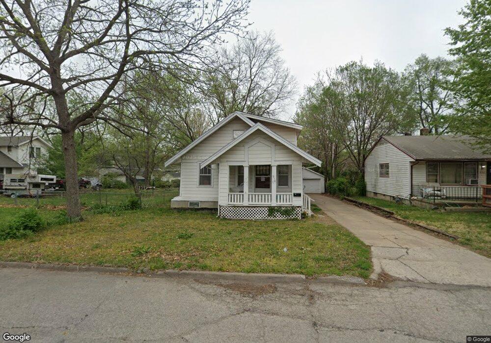 930 SW Orleans St, Topeka, KS 66606 - photo 1