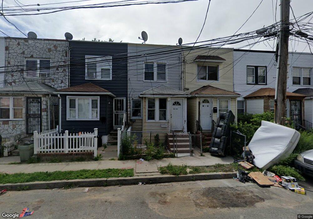 11840 154th St, Jamaica, NY 11434 - photo 1