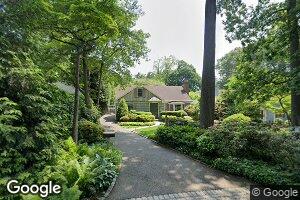 3 Edgewood Ave, Glen Head, NY 11545