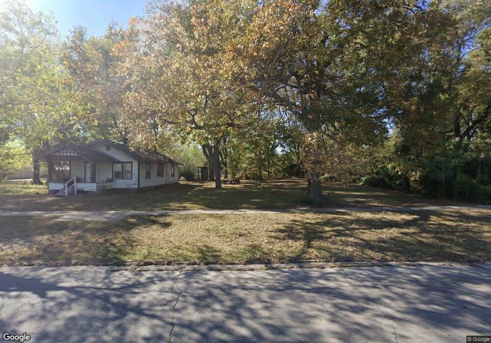 1204 N Okmulgee Ave, Okmulgee, OK 74447 - photo 1