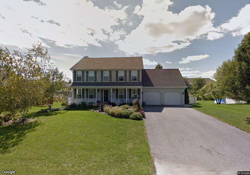 460 Franklin Square Dr, Chambersburg, PA 17201 - photo 1