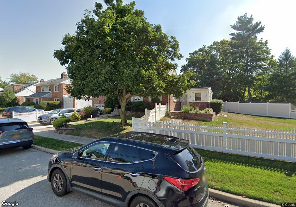 1025 Lincoln Rd, West Hempstead, NY 11552 - photo 1