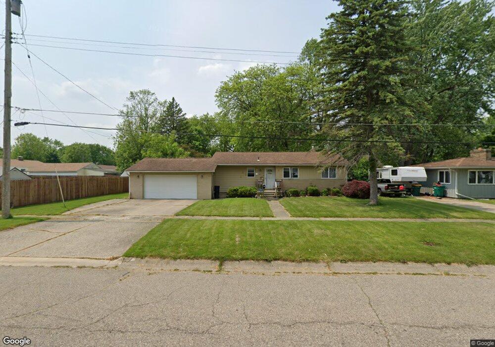 413 Crestview St, Flushing, MI 48433 - photo 1