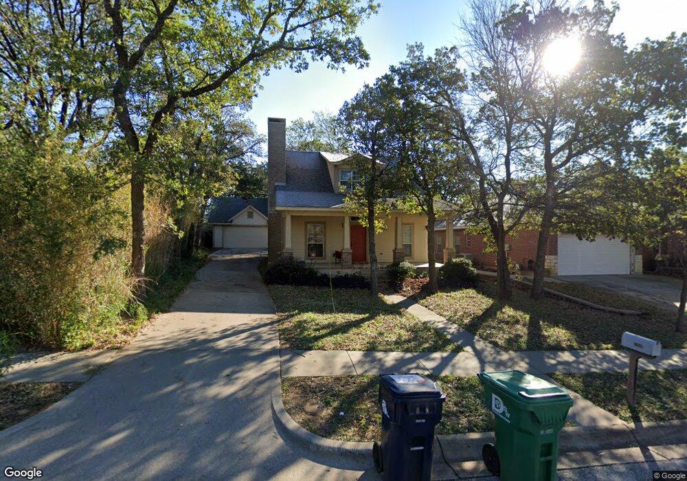 2009 Leslie St, Denton, TX 76205 - photo 1