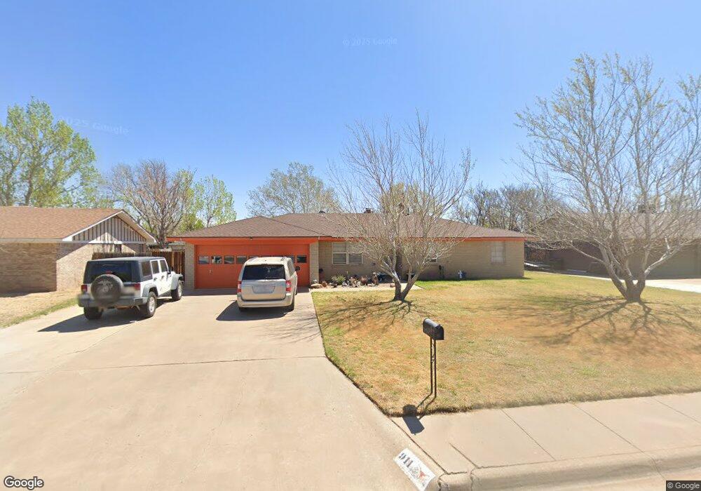 911 Phillips Dr, Dumas, TX 79029 - photo 1