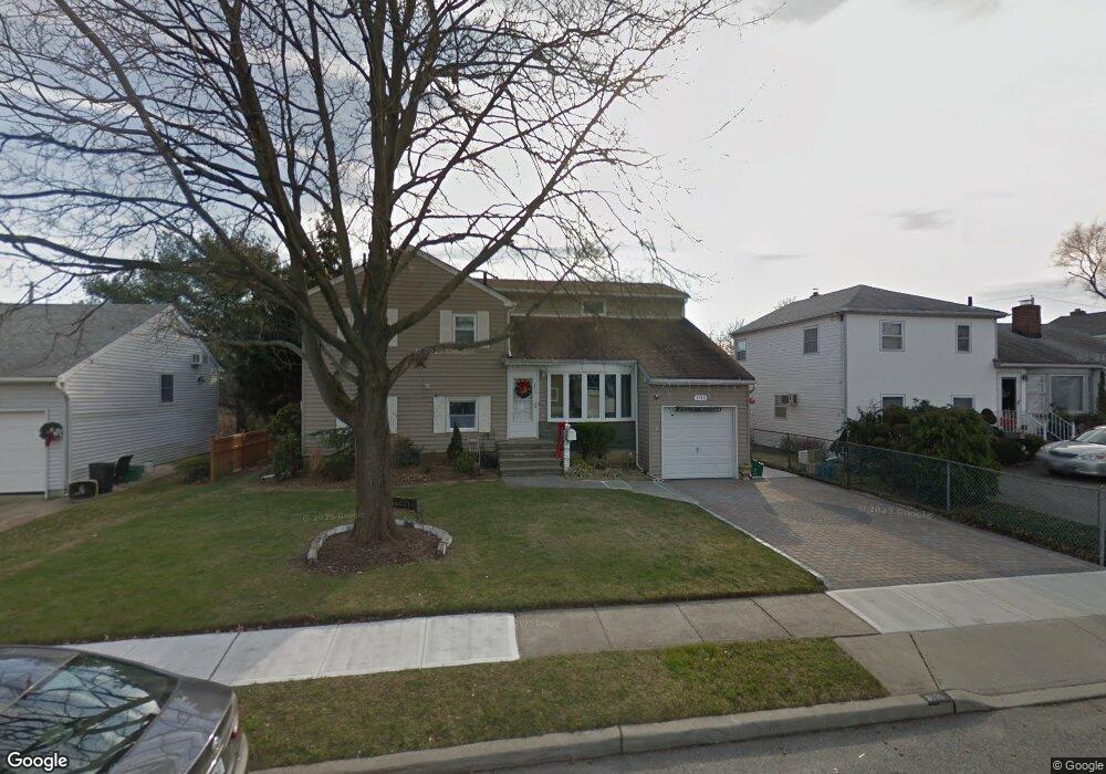 3576 Roanoke St, Seaford, NY 11783 - photo 1