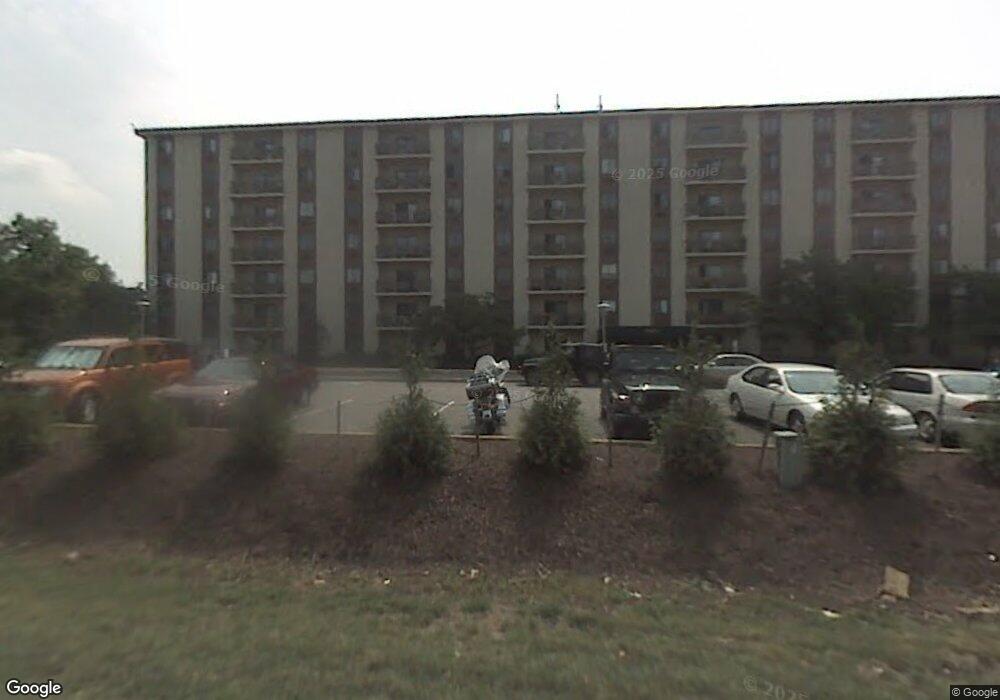 27305 Valley Run Dr unit 305, Wilmington, DE 19810 - photo 1