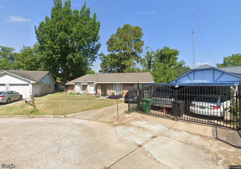 8611 Diplomat Ct, Houston, TX 77088 - photo 1