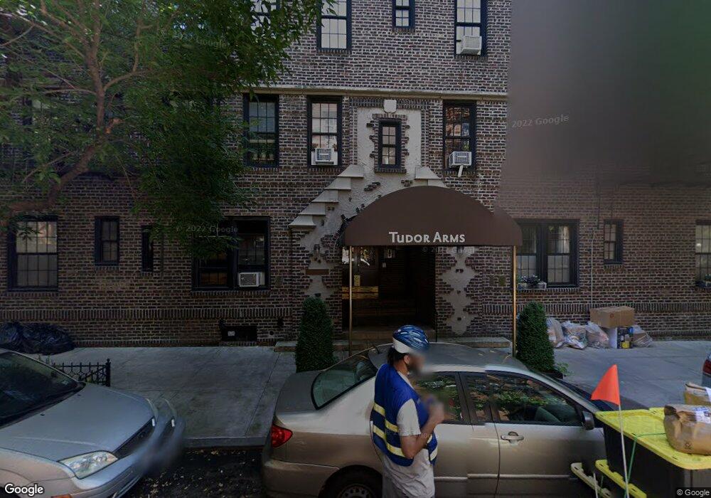 270 W 11th St unit 3-AB, New York, NY 10014 - photo 1