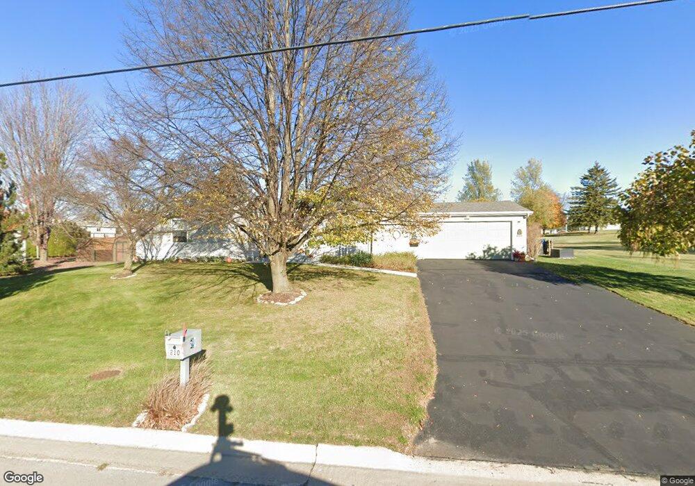 210 N Packer Dr, Manitowoc, WI 54220 - photo 1