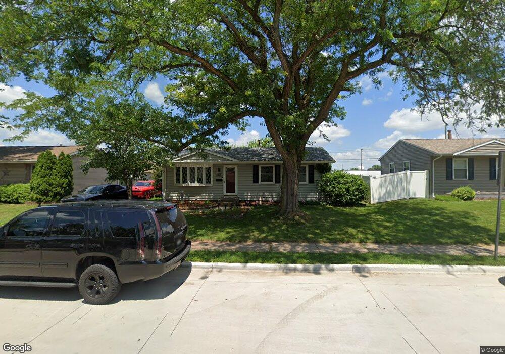 2704 W 13th St, Davenport, IA 52804 - photo 1