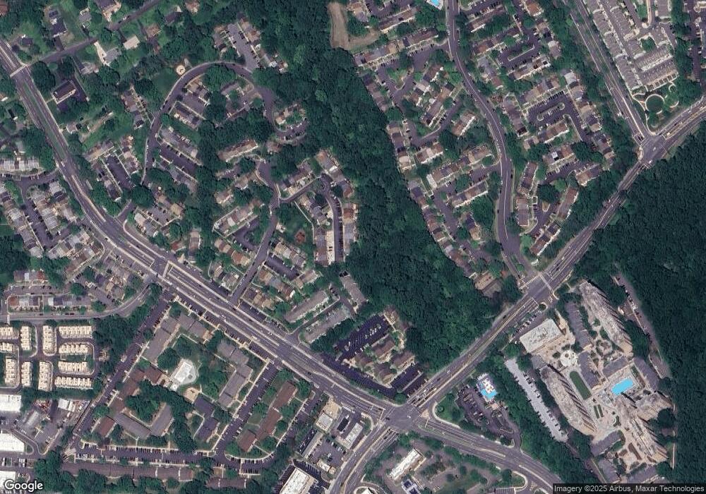 3049 Mission Square Dr, Fairfax, VA 22031 - photo 1