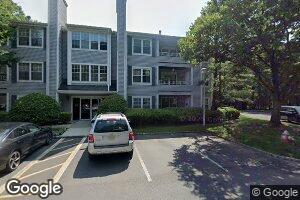 1008 Meadow Ct, Helmetta, NJ 08828